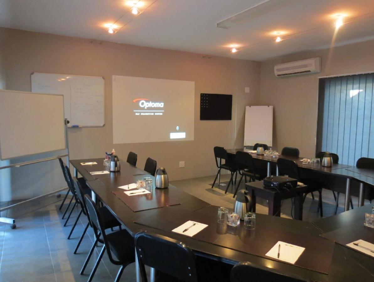 Club Cocomo Hartbeespoort Esterno foto