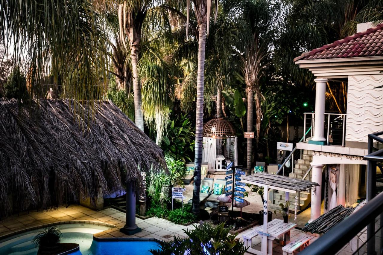 Club Cocomo Hartbeespoort Esterno foto