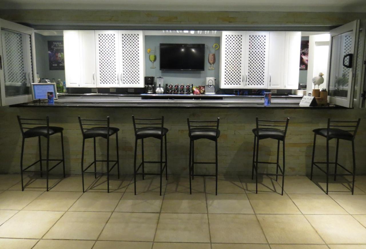 Club Cocomo Hartbeespoort Esterno foto